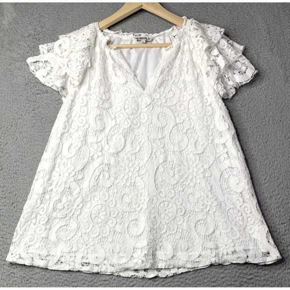 Nanette Lepore Tops - NANETTE LEPORE Top Womens Size Medium Lace Lined Short Sleeve White Designer